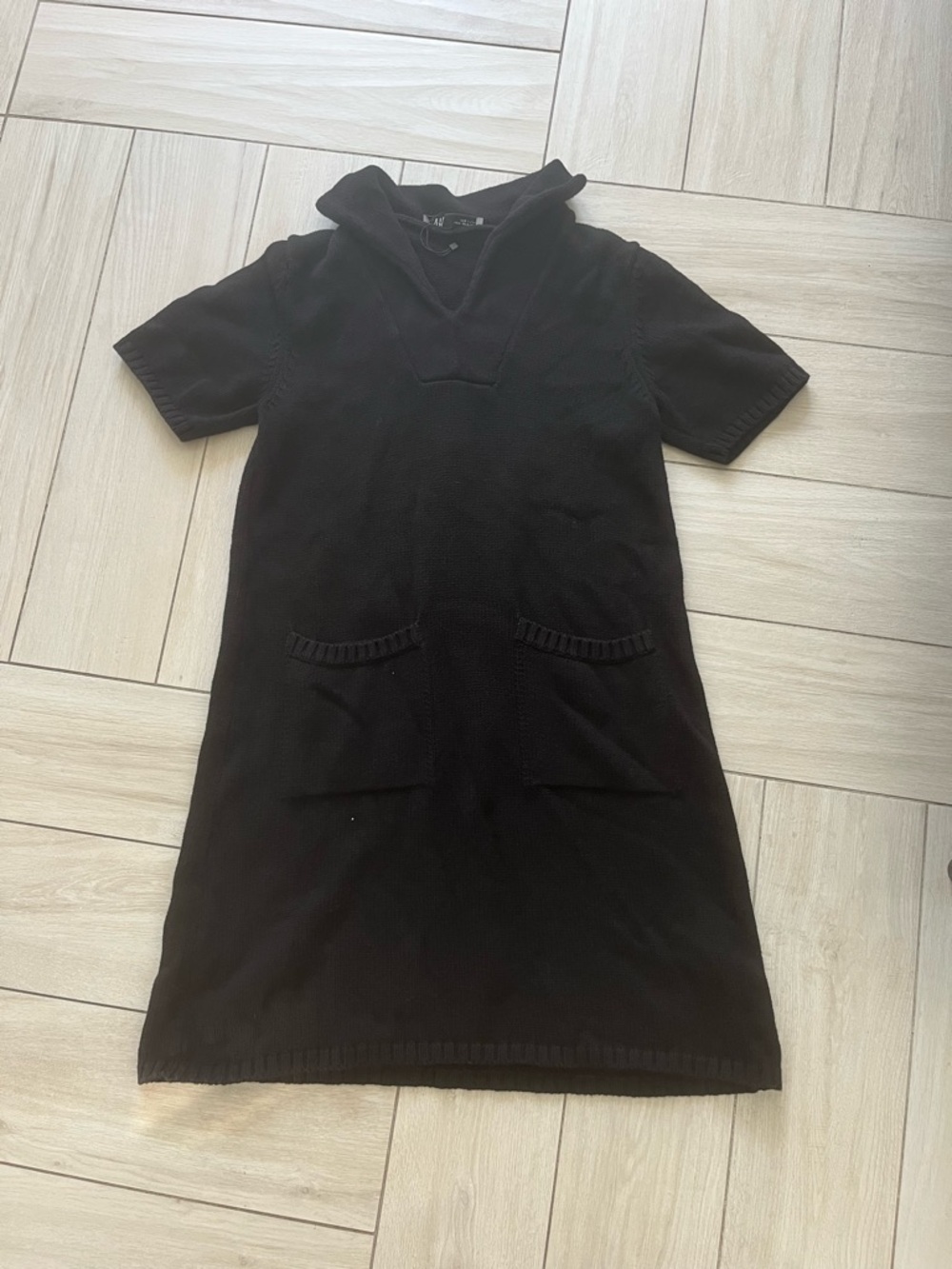Zara Women’s Black Short-Sleeve Knit Dress with Pockets Size medium